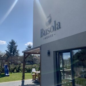 Stegna i Busola House